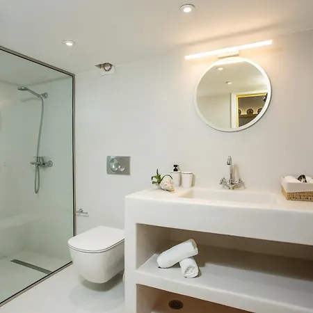 Nyaraló Marouli Traditional *